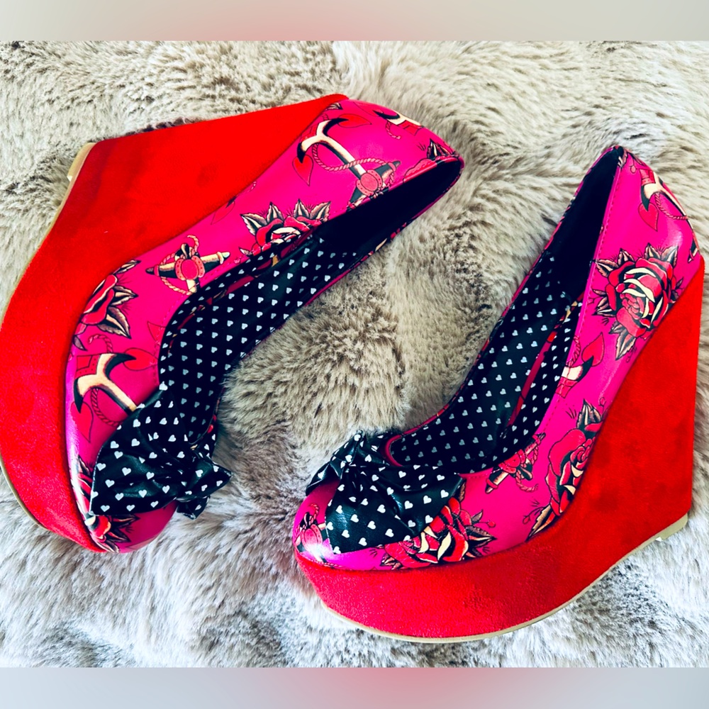 Iron Fist Pin Up Wedge